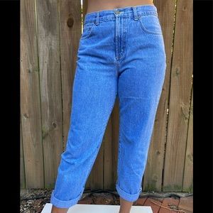 Classic high-waisted, mom jeans